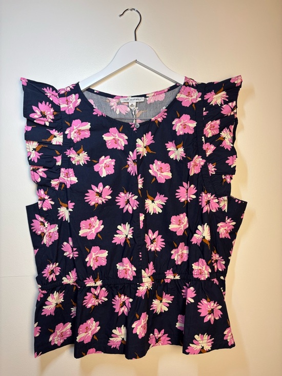 Free Assembly Tops - NWT Free Assembly Ruffle Sleeve Floral Blouse in Navy with Pink Flowers, size XL